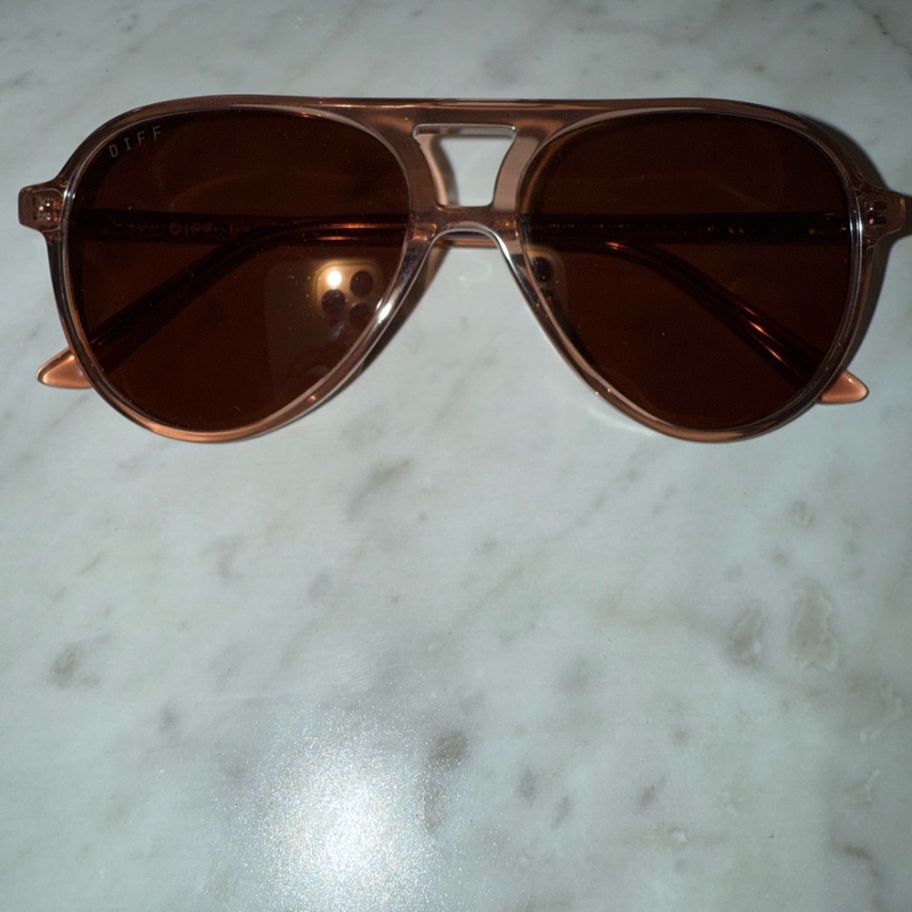 Diff Eyewear Brown Aviator Sunglasses Sleek Design